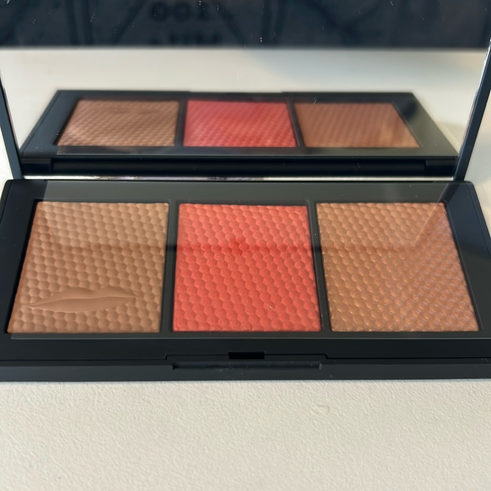 NARS Man Ray the veil cheek blush palette